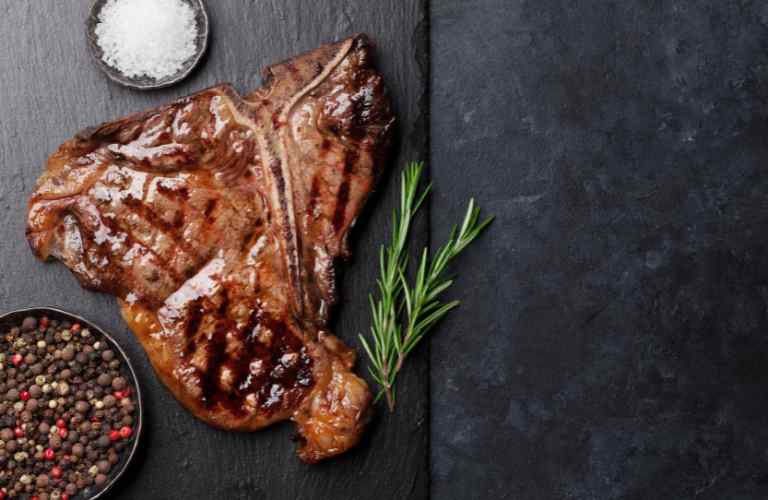 perfectly cooked t bone steak