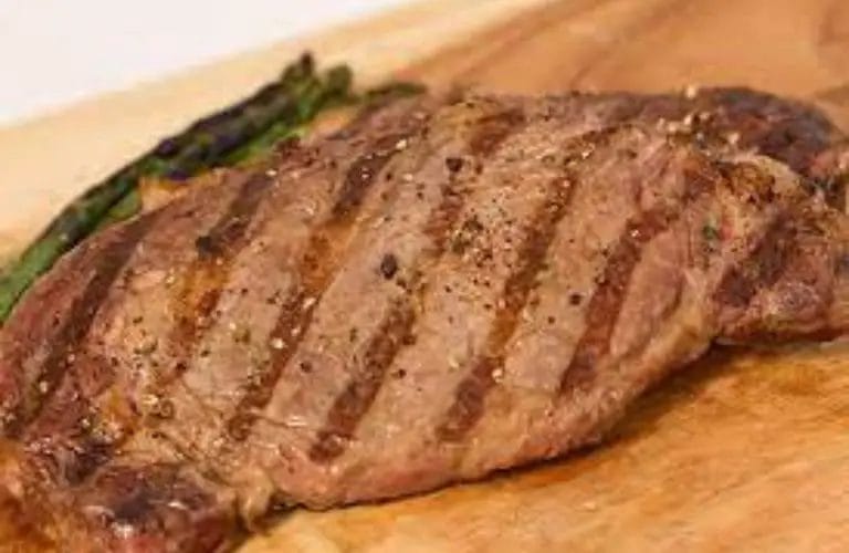 discover-the-perfect-portion-visualizing-8-oz-of-steak